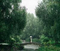 因喝酒打架，拘留了九天，对方有人骨折，过了一个月打电话叫回去，法律程序还没有完善